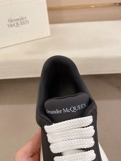 A MC QUEEN CLEAN SNEAKER