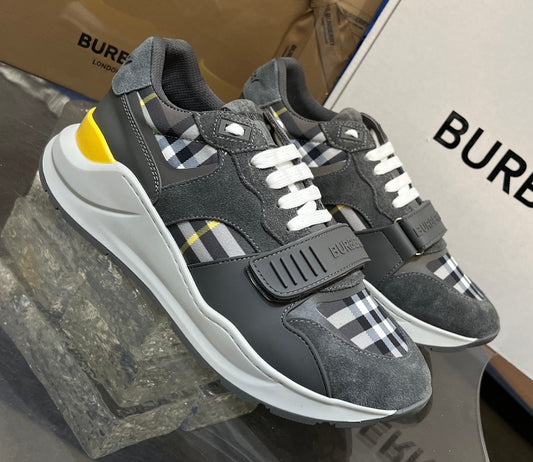 BURBERRY GREY SNEAKER