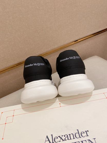 A MC QUEEN CLEAN SNEAKER