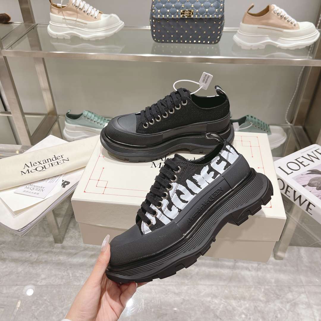 A MC QUEEN STRADA SNEAKER