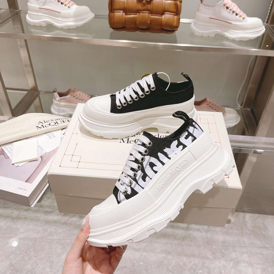 A MC QUEEN STRADA SNEAKER