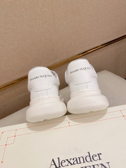 A MC QUEEN CLEAN SNEAKER