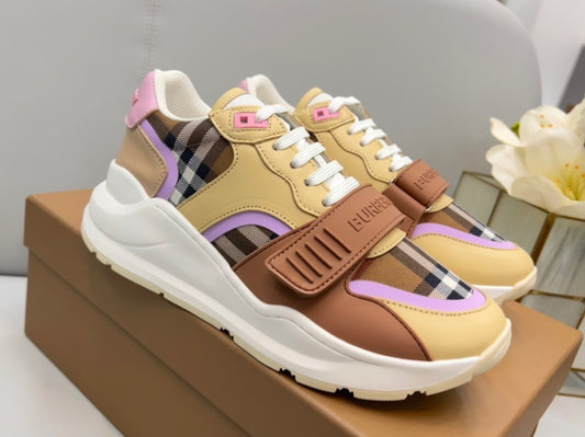 BURBERRY CLASSY PINK