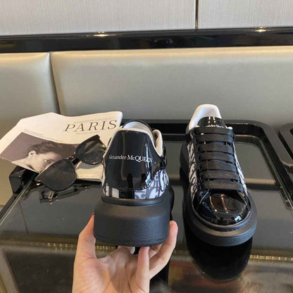 A MC QUEEN X DIOR SNEAKER