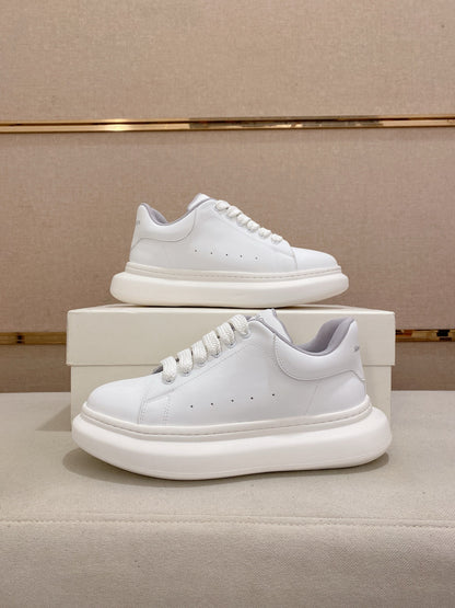 A MC QUEEN CLEAN SNEAKER