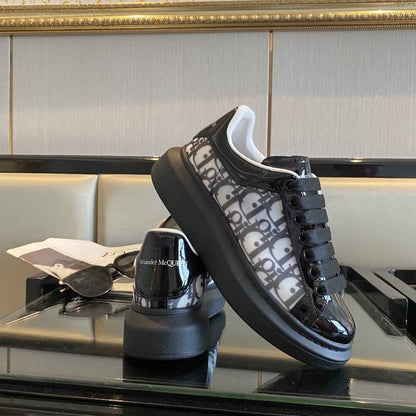 A MC QUEEN X DIOR SNEAKER