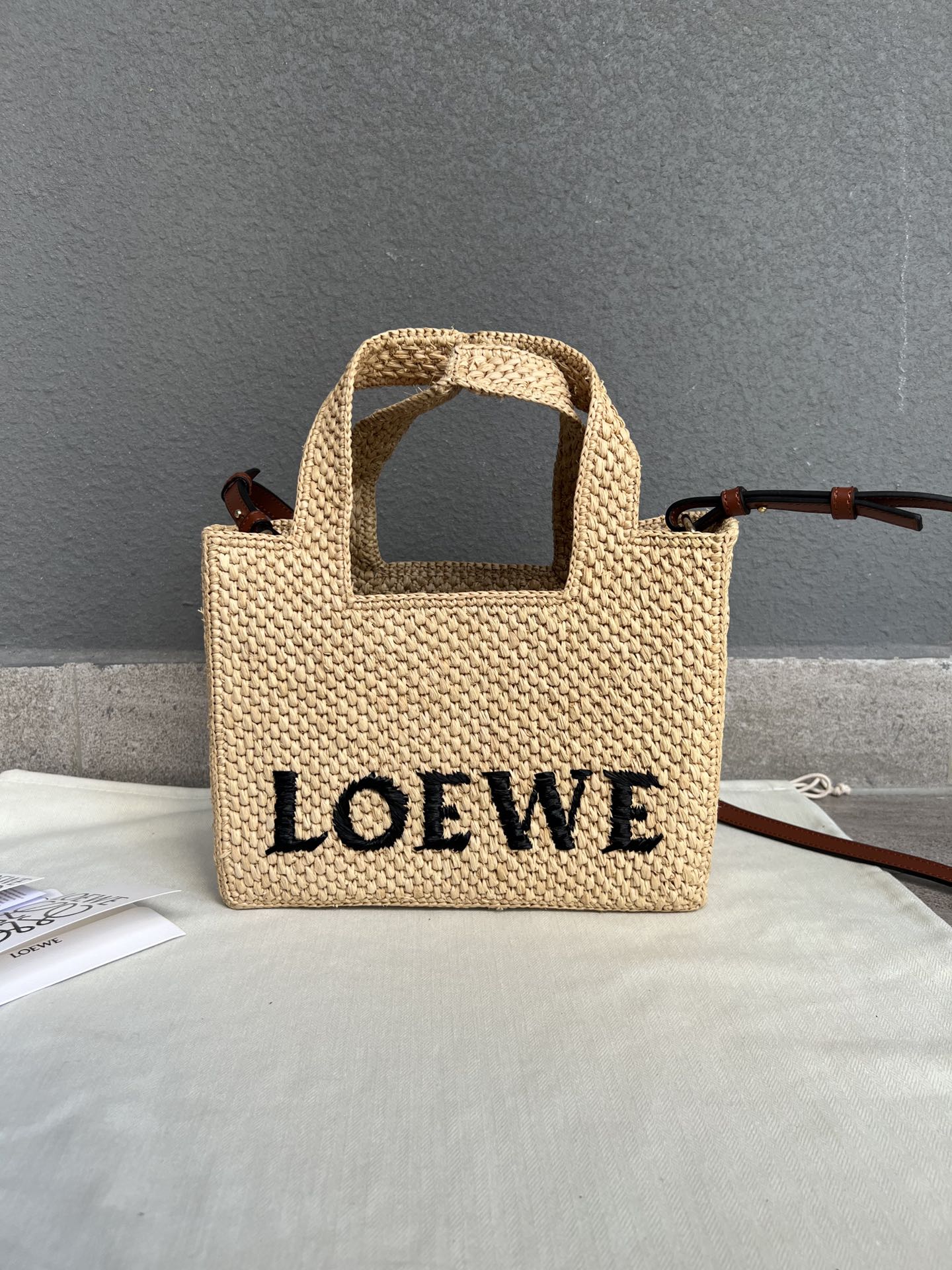 LOEWE BEACHY